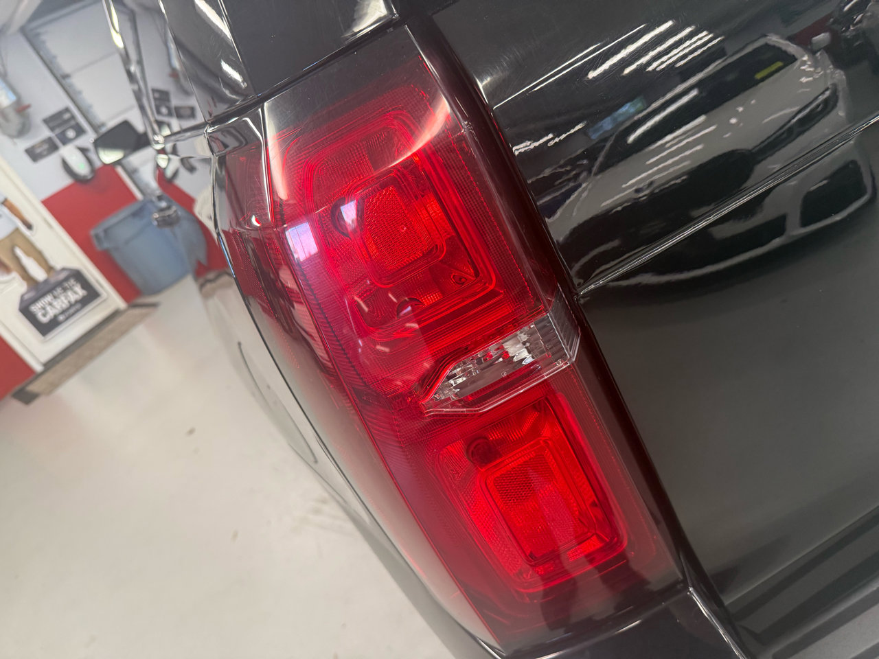Used 2018 Chevrolet Tahoe Premier image 11