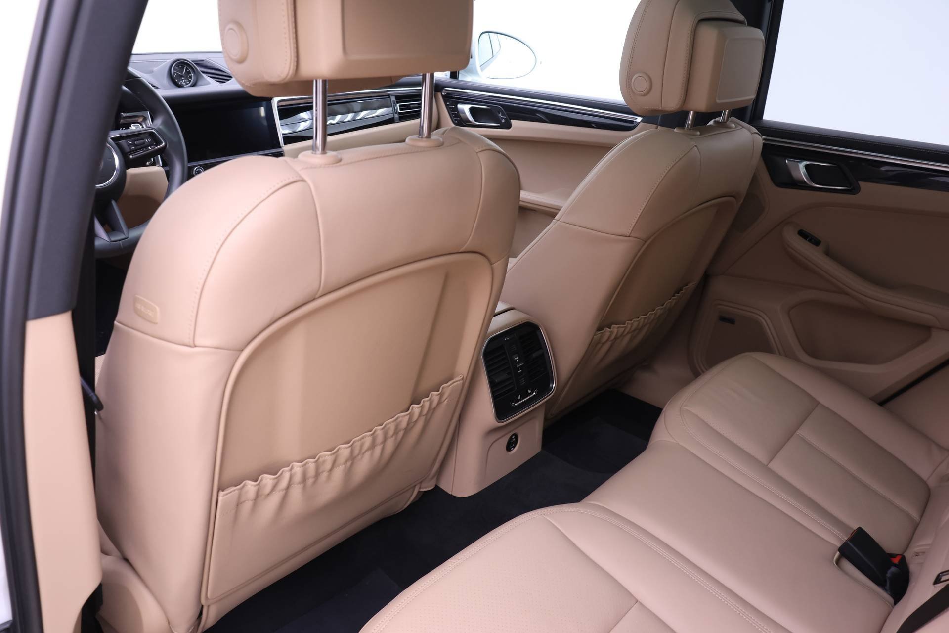 Used 2025 Porsche Macan image 20