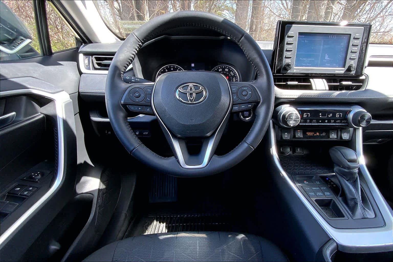 Used 2022 Toyota RAV4 XLE w/ Convenience Package AWD/4WD image 6