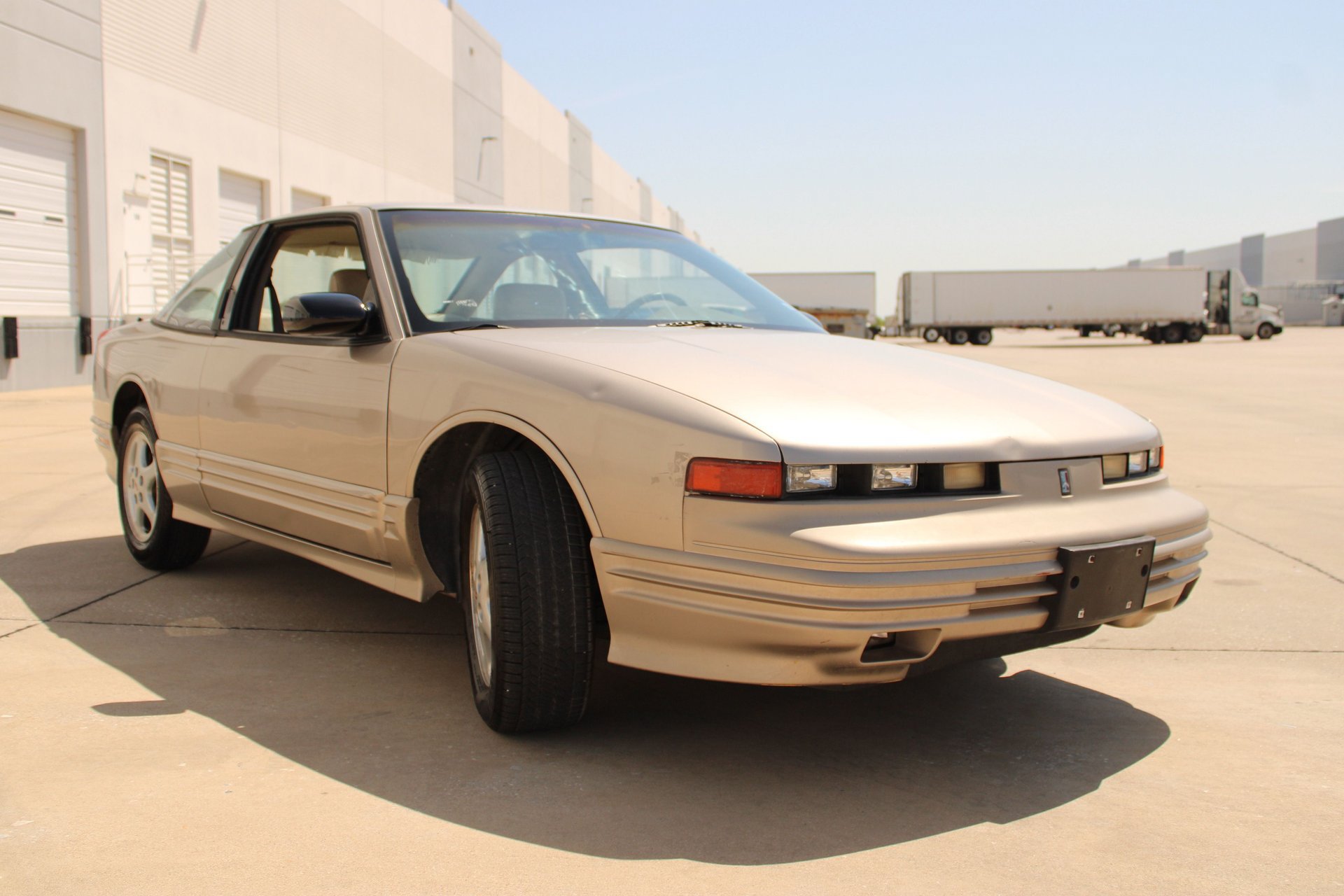 Used 1997 Oldsmobile Cutlass Supreme SL FWD image 21
