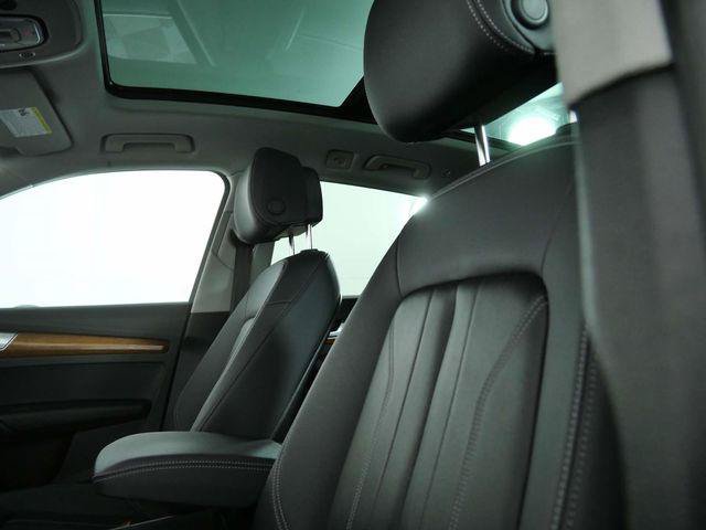 Used 2023 Audi Q5 2.0T Premium w/ Convenience Package AWD/4WD image 18