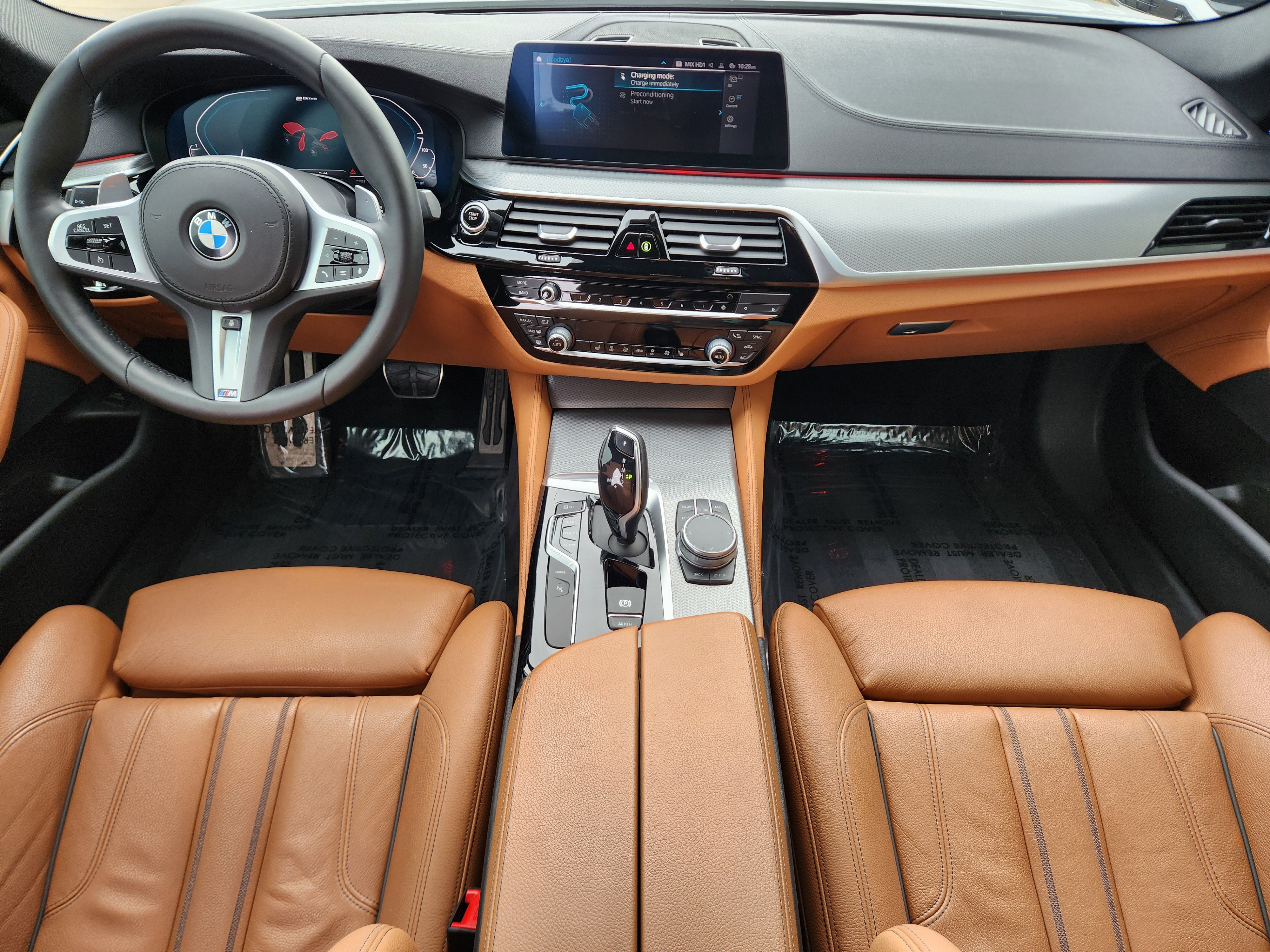Used 2020 BMW 530e w/ M Sport Package image 29