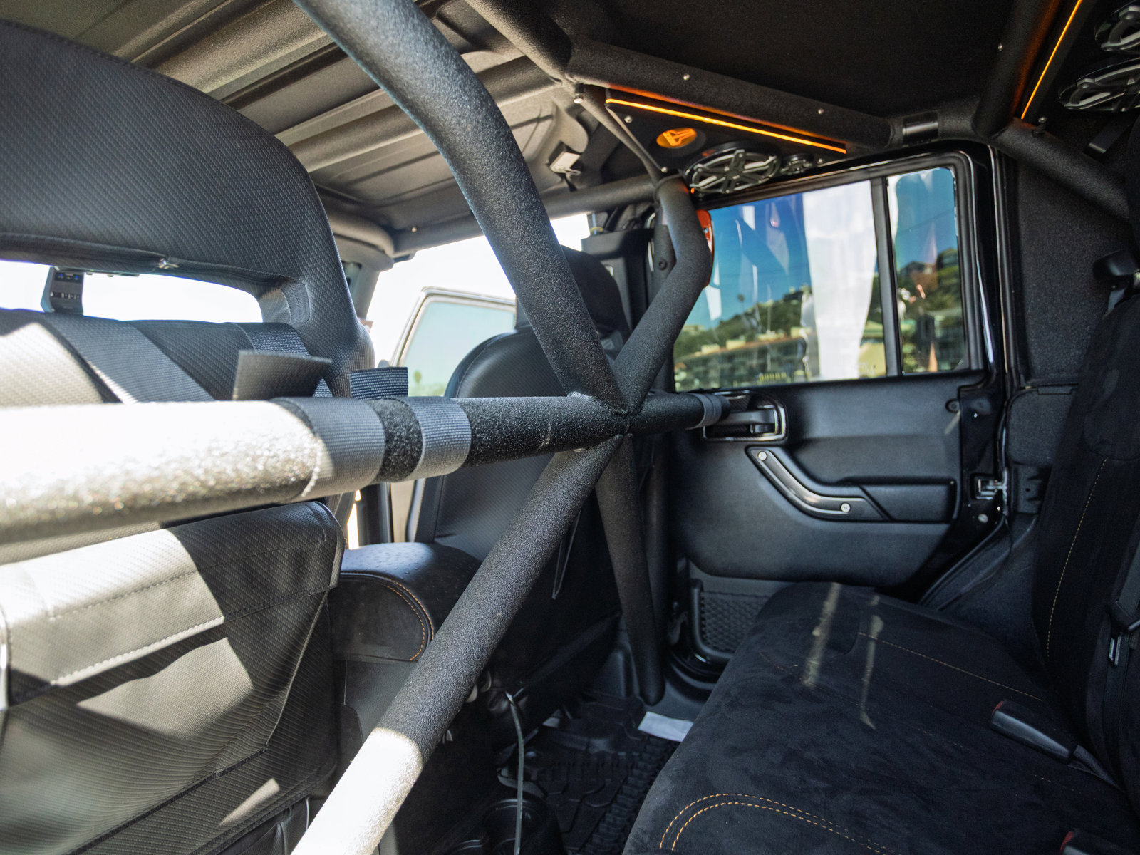 Used 2014 Jeep Wrangler Unlimited Rubicon w/ Connectivity Group image 43