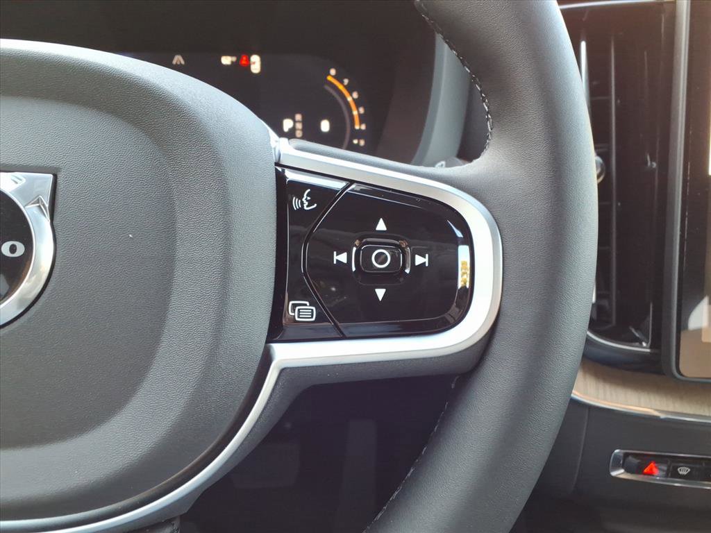 New 2026 Volvo XC60 B5 Plus w/ Protection Package Premier image 20