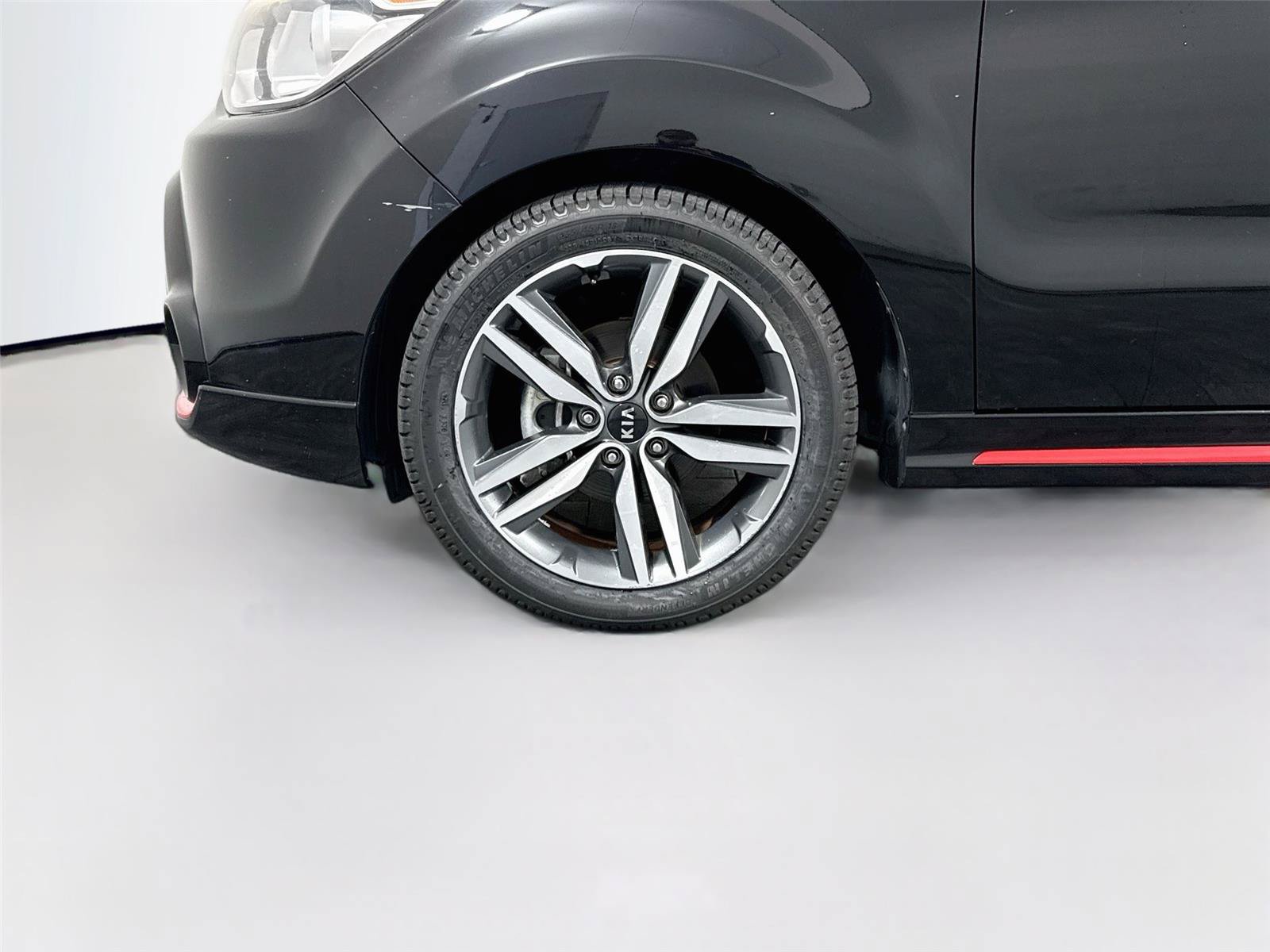 Used 2015 Kia Soul + FWD image 14
