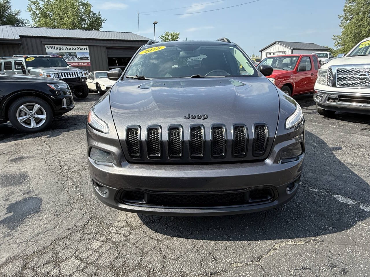 Used 2018 Jeep Cherokee Latitude w/ Altitude Package FWD image 8