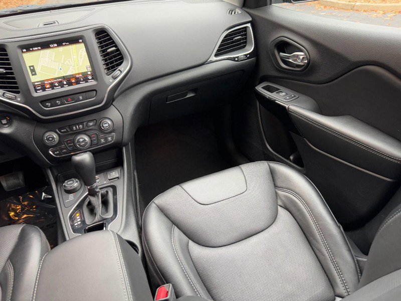 Used 2023 Jeep Cherokee Altitude Lux image 15