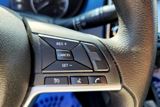 Used 2025 Nissan Versa SV FWD image 21