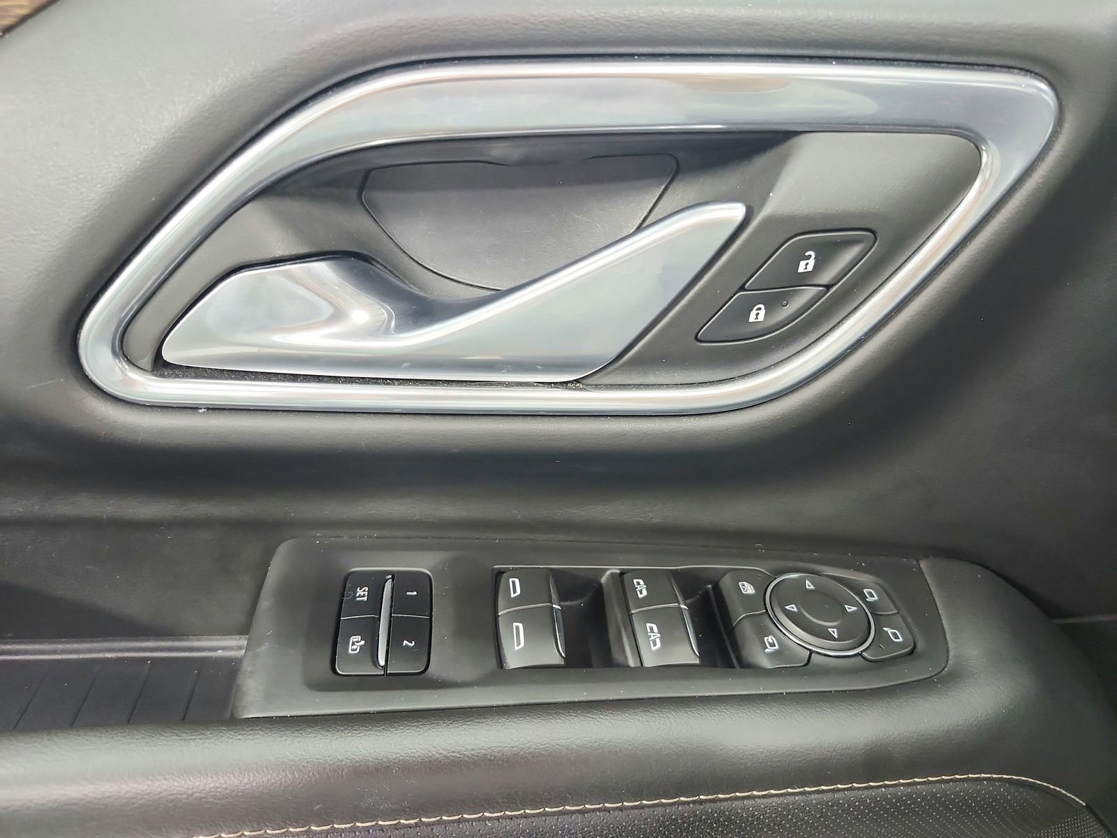Used 2023 Chevrolet Suburban Premier AWD/4WD image 36