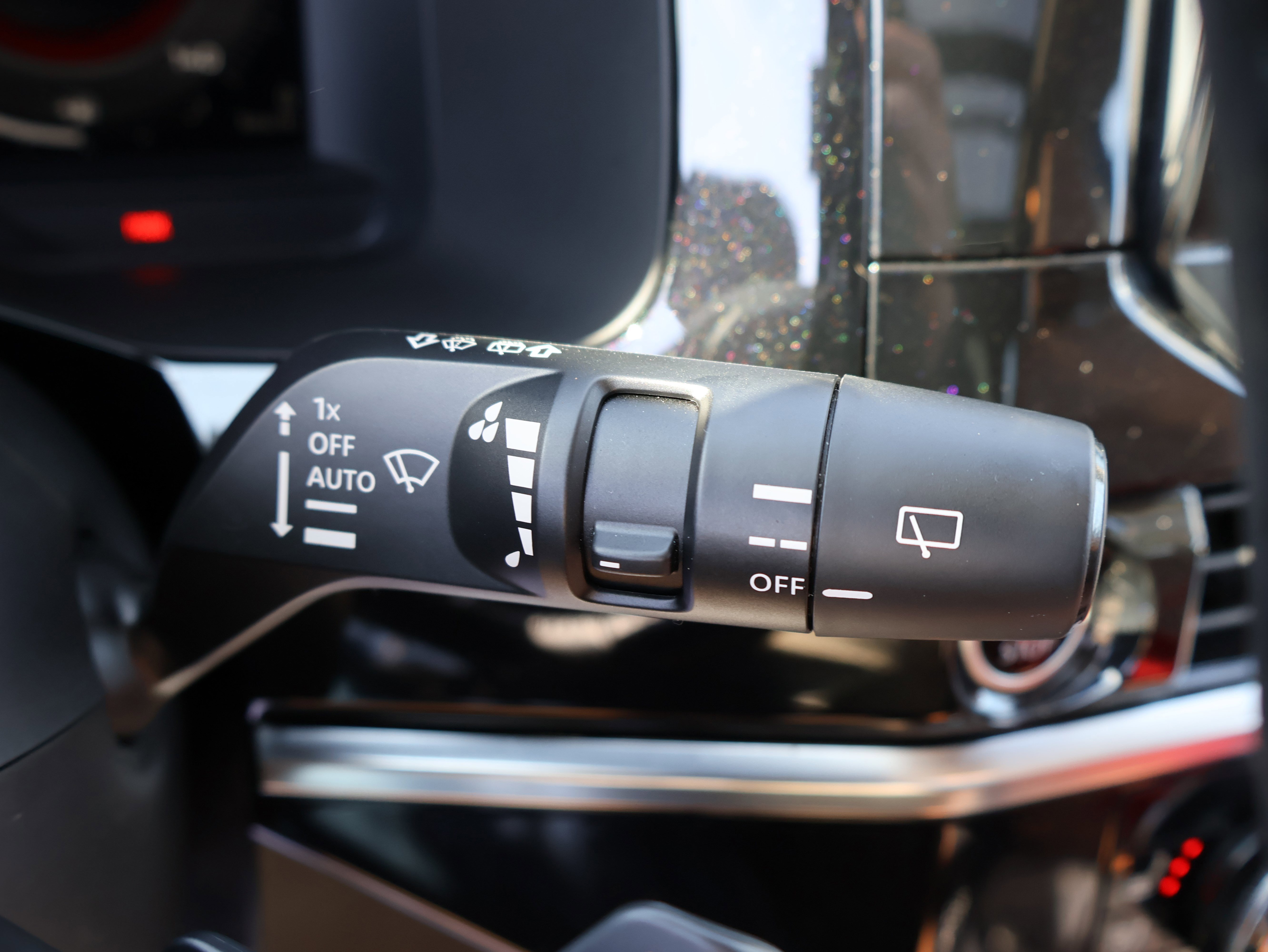 Used 2023 Nissan Pathfinder Platinum w/ Lighting Package (N93) image 38