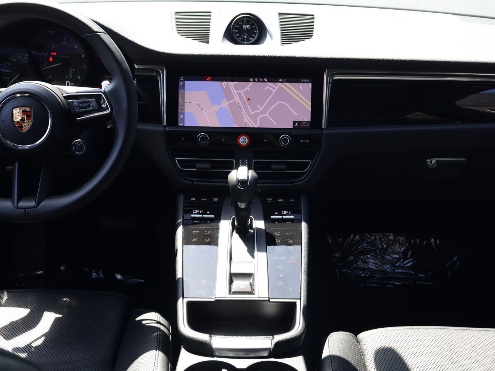 Certified 2026 Porsche Macan AWD/4WD image 20