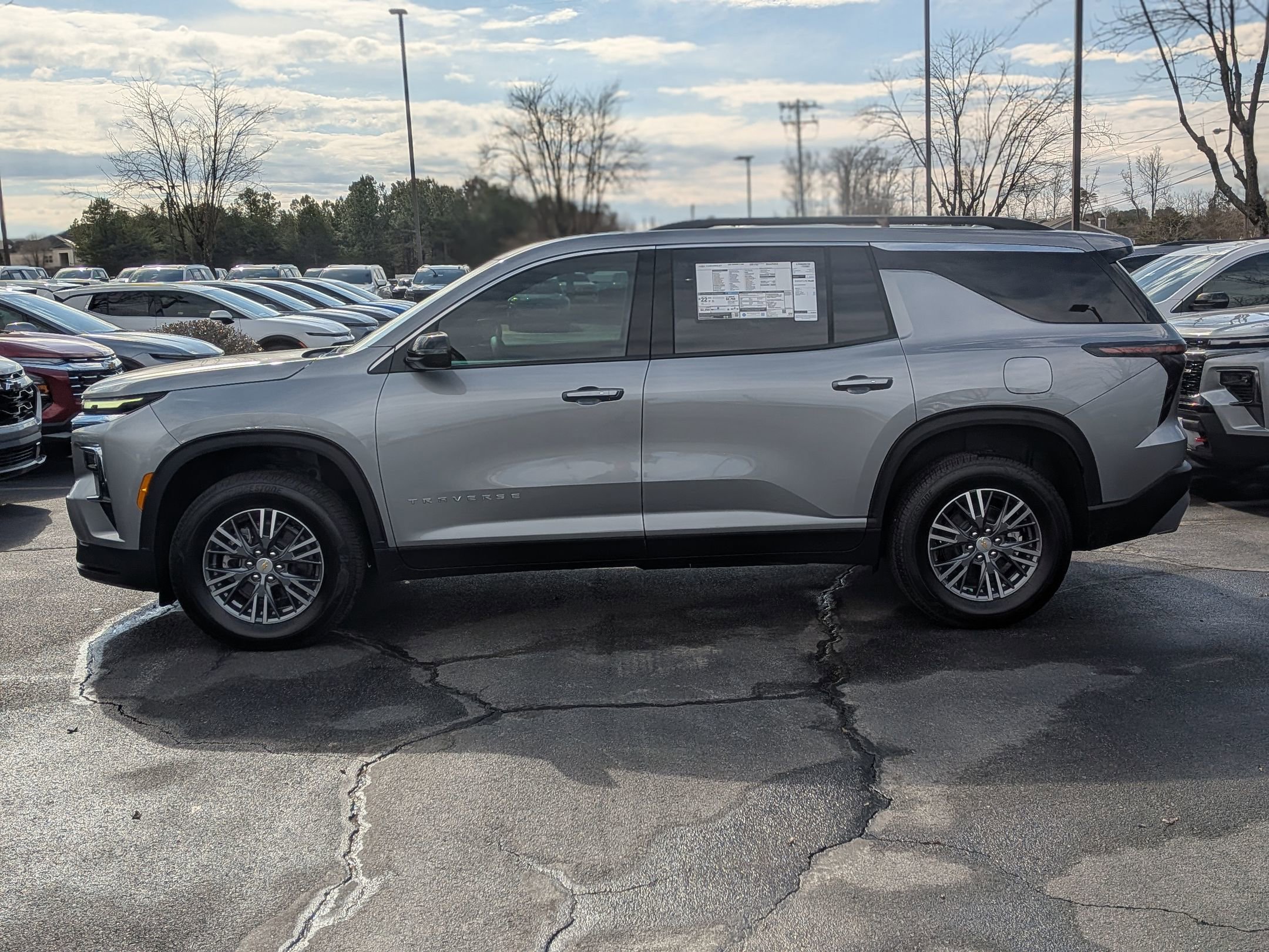 New 2026 Chevrolet Traverse LT FWD image 5