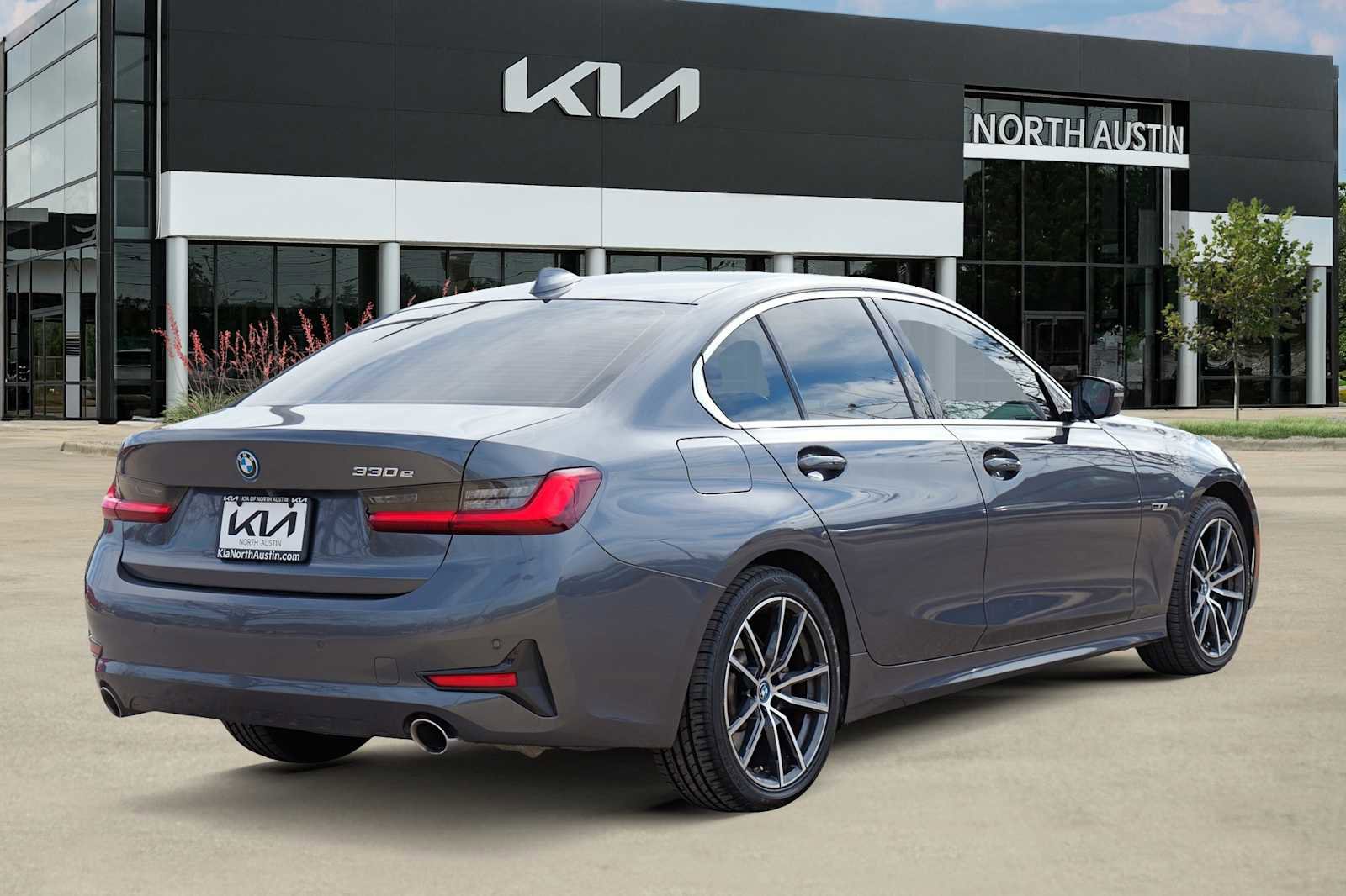 Used 2022 BMW 330e w/ Driving Assistance Package image 6