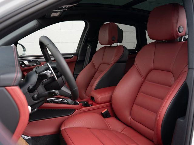 New 2026 Porsche Macan Turbo image 5