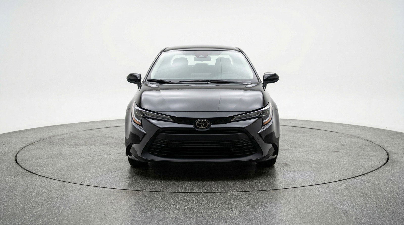 Used 2025 Toyota Corolla LE image 2