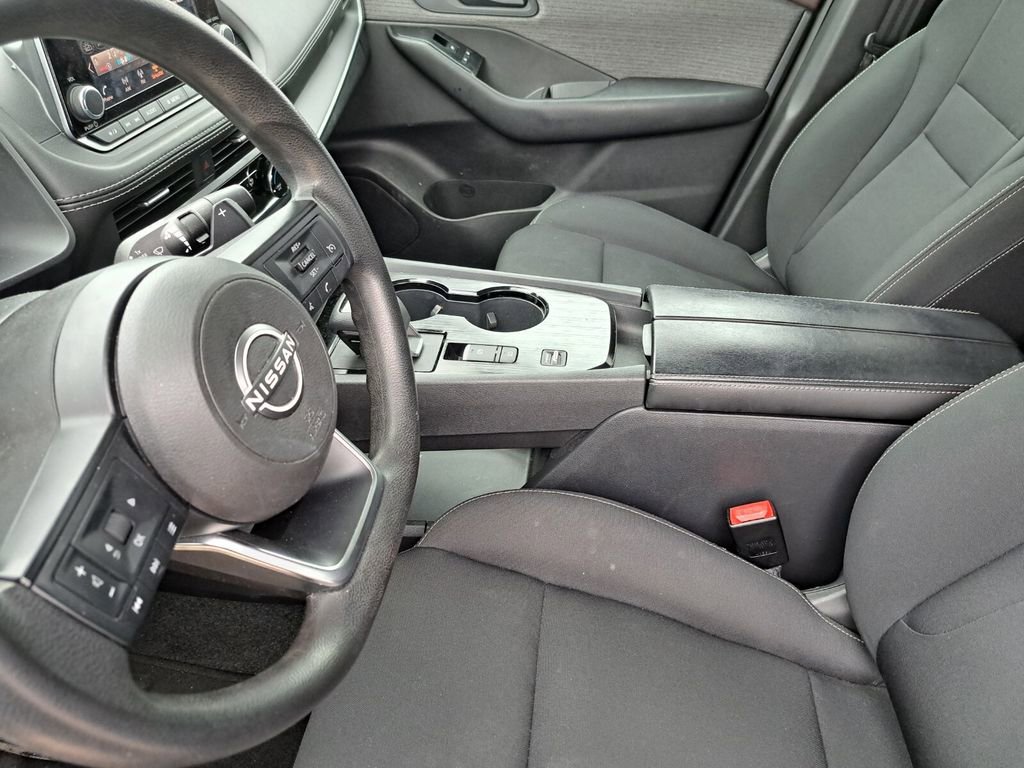 Used 2023 Nissan Rogue S image 16