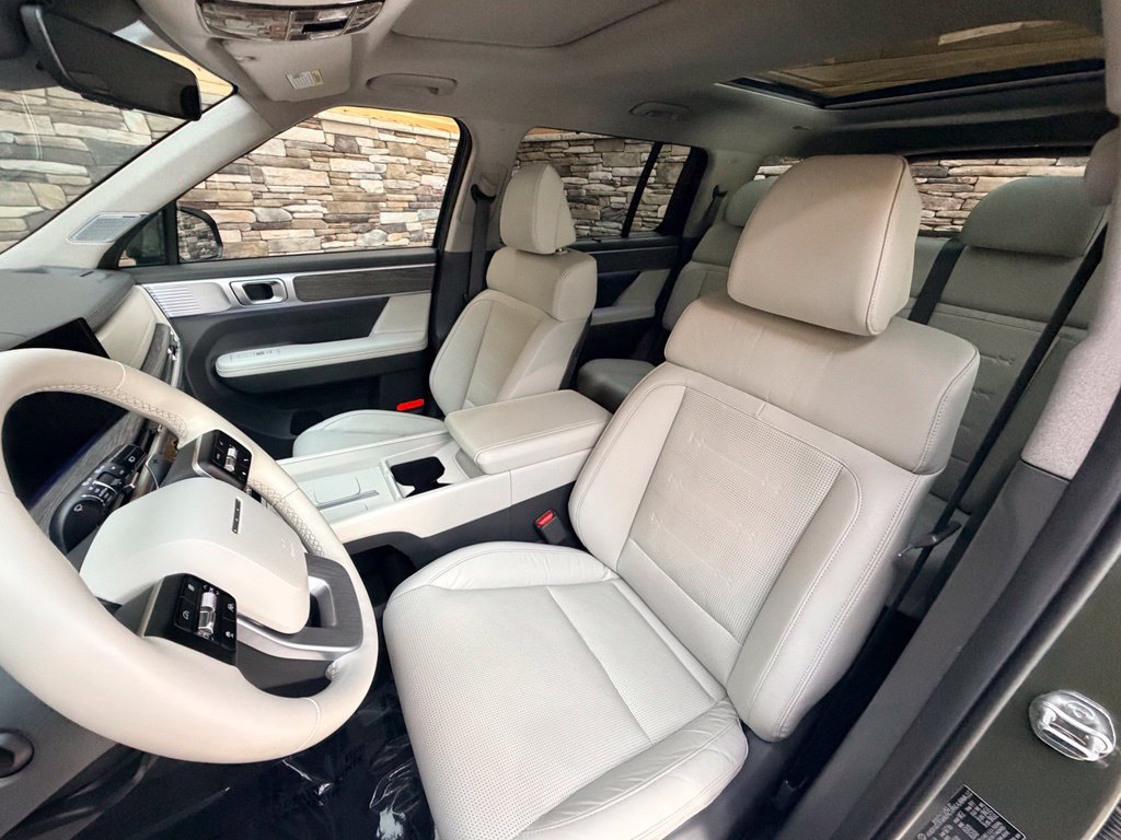 Certified 2024 Hyundai Santa Fe Limited AWD/4WD image 21