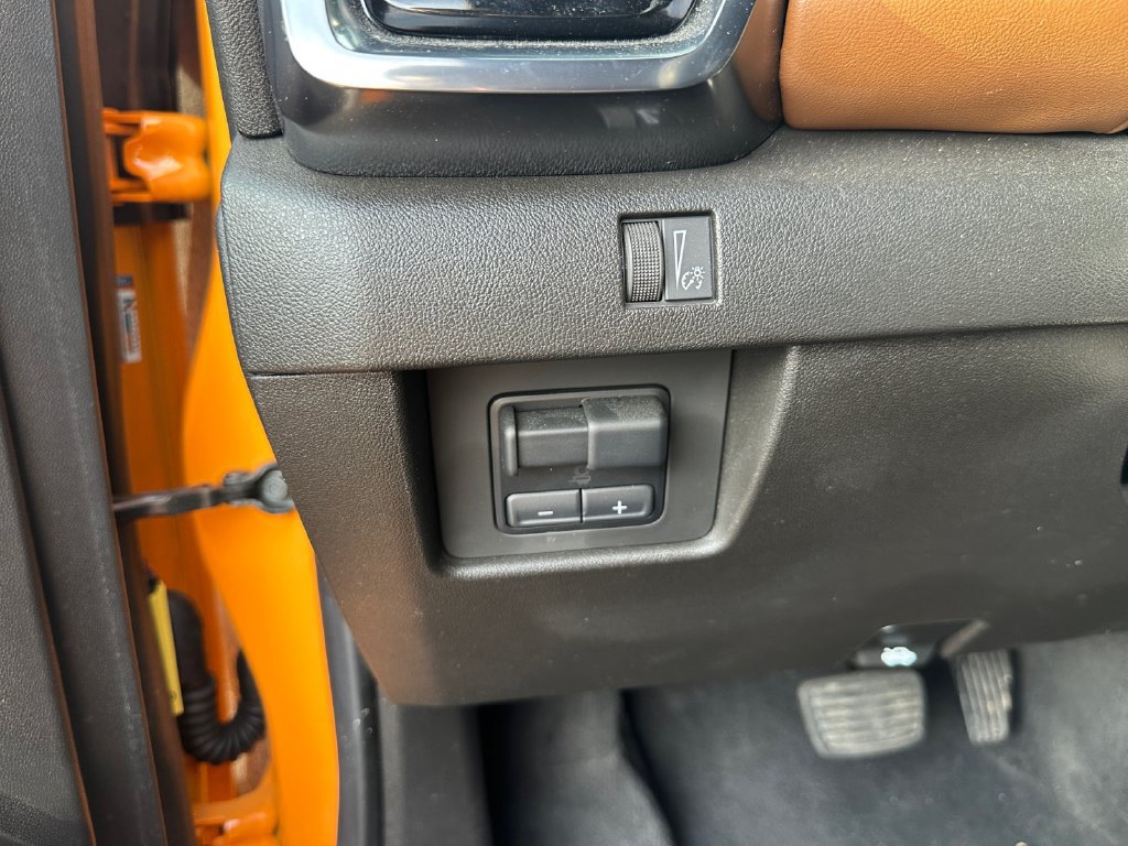 Used 2025 GMC Canyon AT4 AWD/4WD image 21