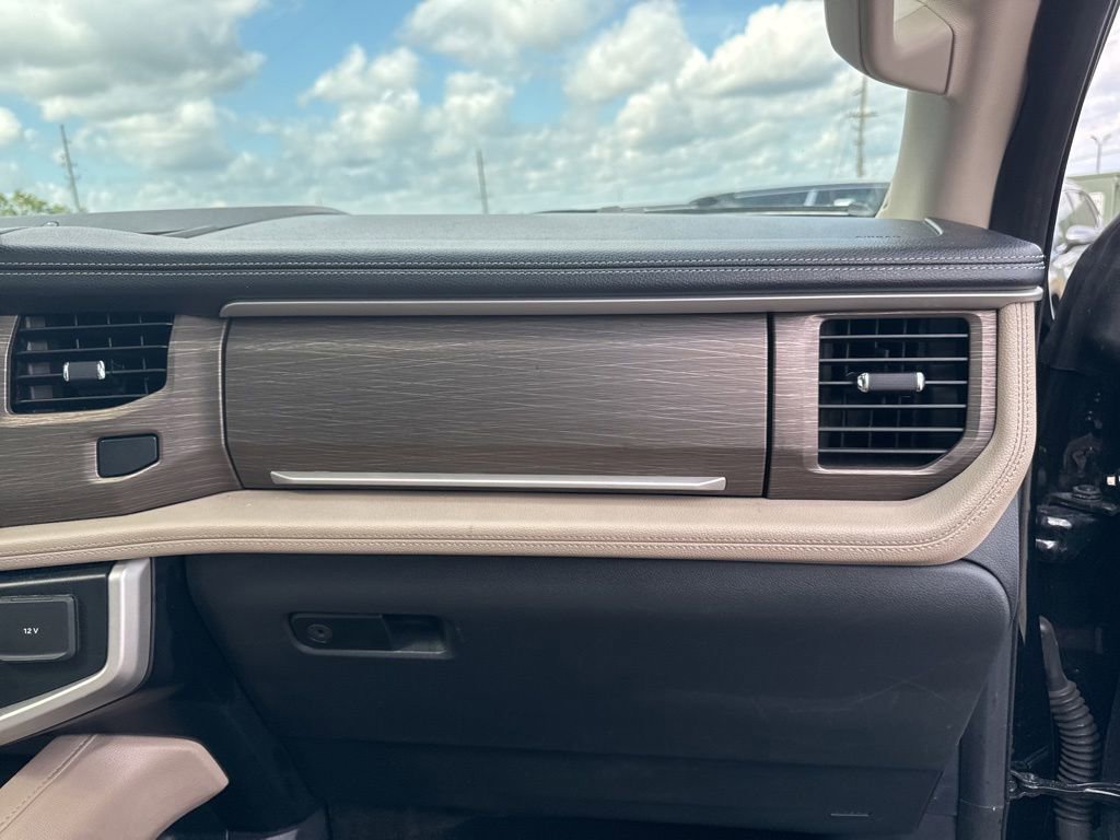 Used 2024 Ford Expedition Max Limited RWD image 16