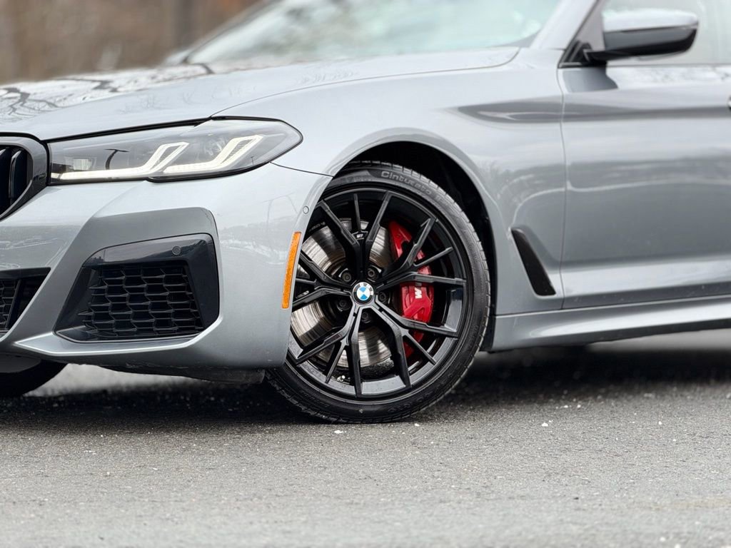 Certified 2023 BMW 540i xDrive w/ M Sport Package image 2