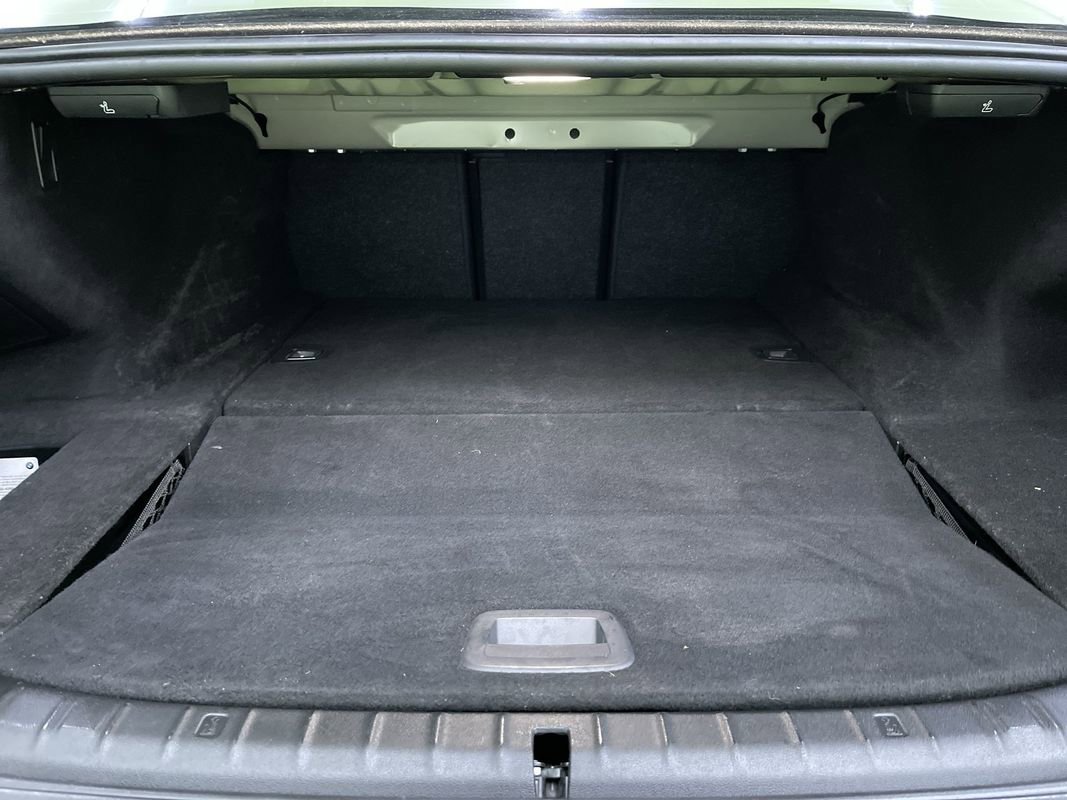 Used 2018 BMW 530e w/ Premium Package 2 image 30