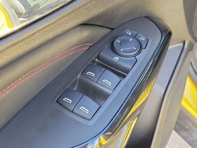 Used 2025 Chevrolet Trax RS FWD image 23