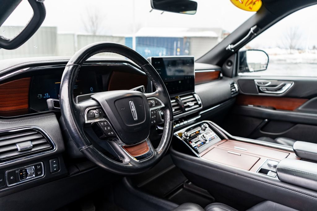 Used 2023 Lincoln Navigator Reserve image 21