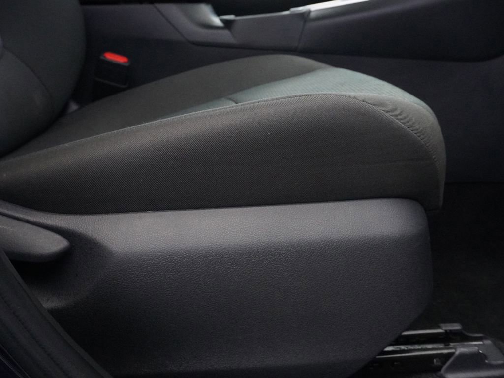 Used 2025 Toyota RAV4 XLE image 21