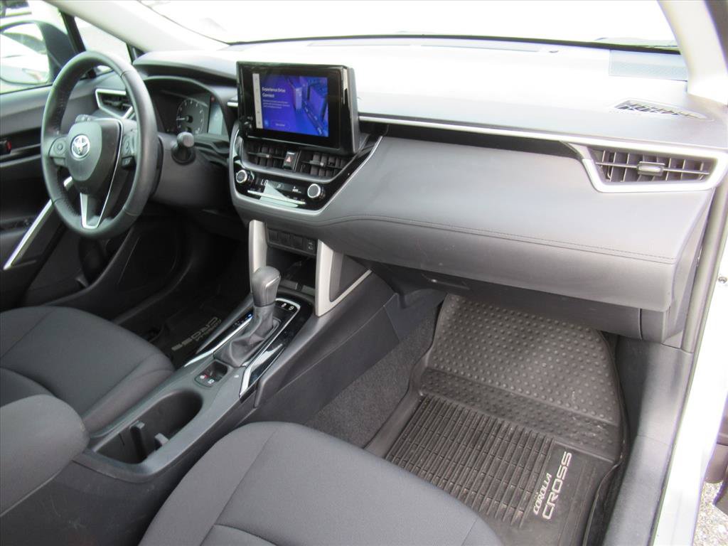 Used 2024 Toyota Corolla Cross LE FWD image 11