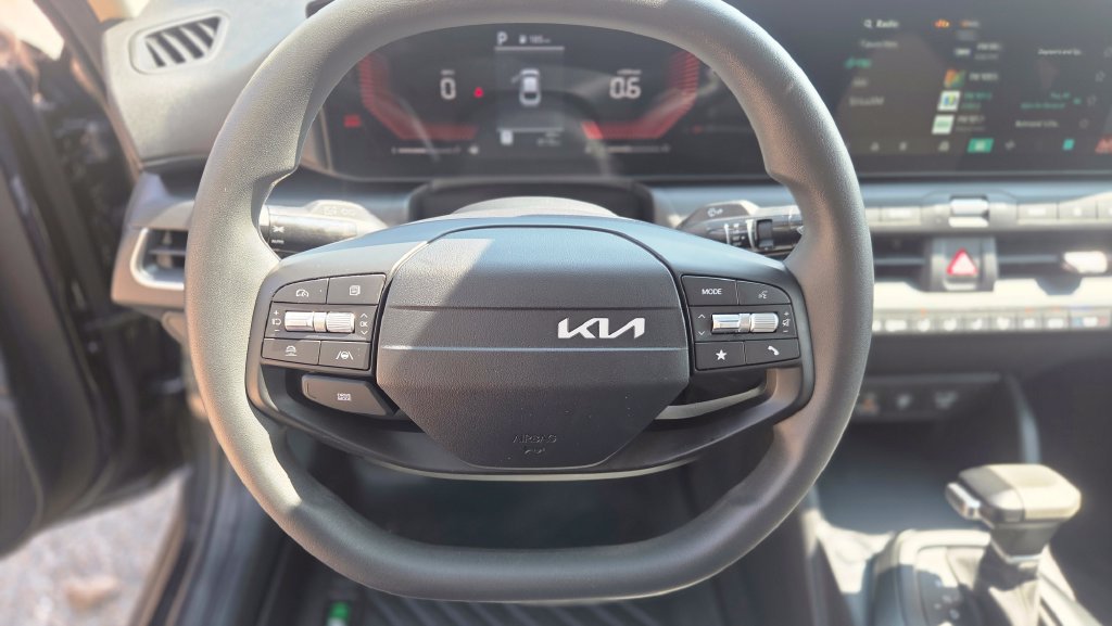Used 2026 Kia K4 FWD image 16