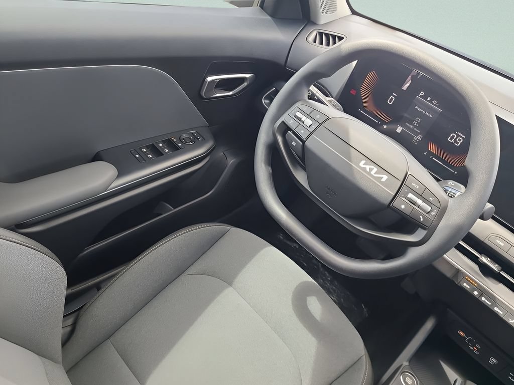 Used 2025 Kia K4 FWD image 24