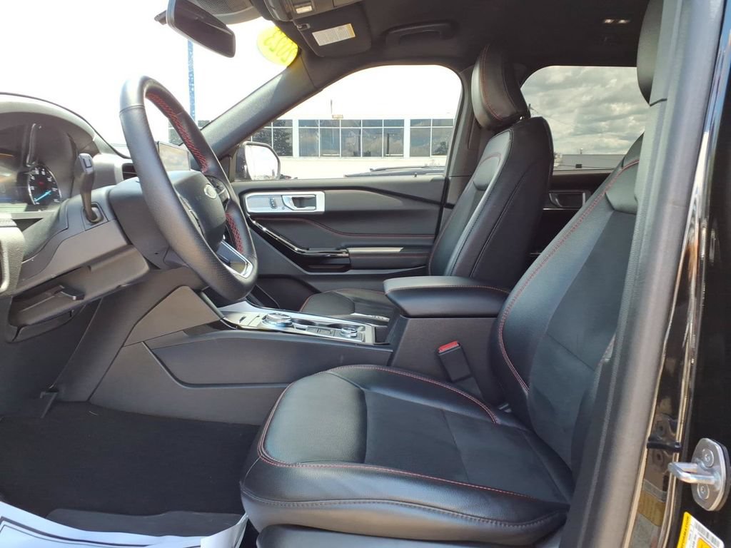 Certified 2023 Ford Explorer ST-Line AWD/4WD image 14