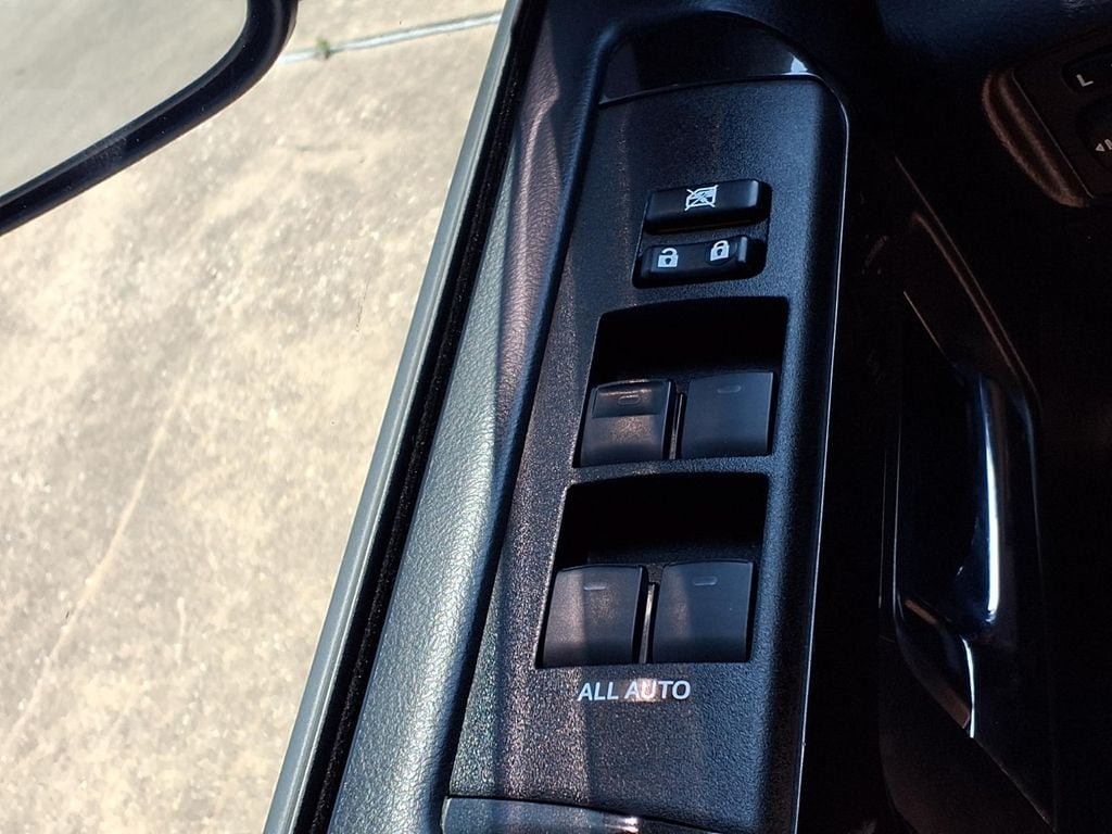 Used 2019 Toyota 4Runner TRD Off-Road AWD/4WD image 23