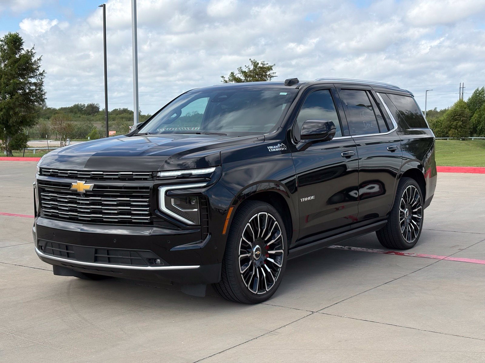 Used 2026 Chevrolet Tahoe High Country AWD/4WD image 3
