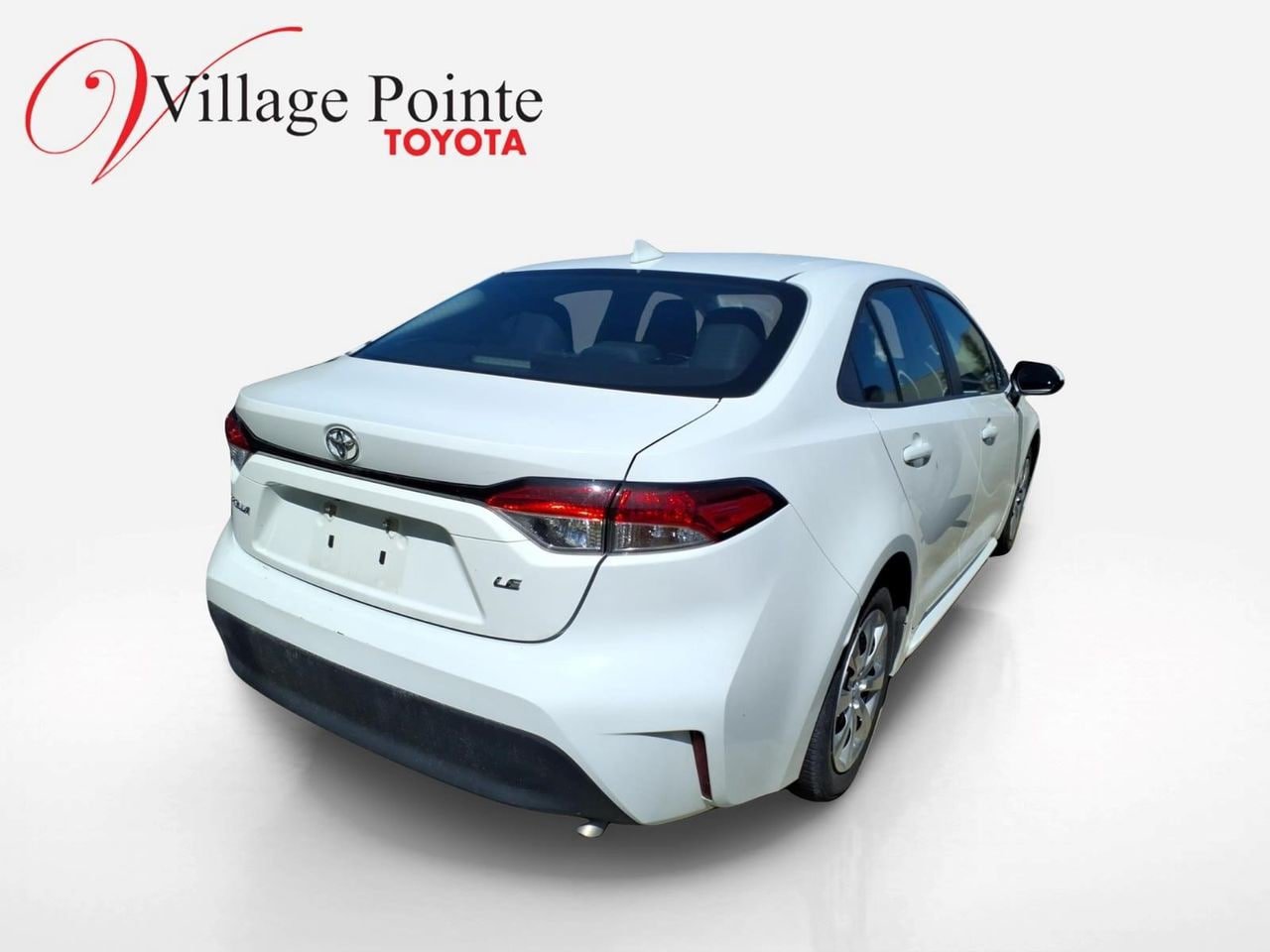 Used 2024 Toyota Corolla LE FWD image 3