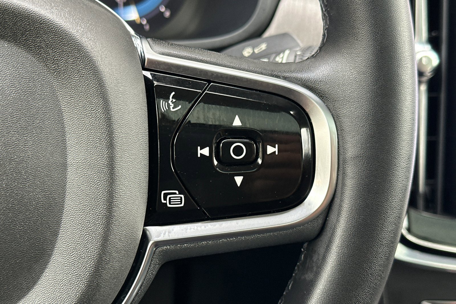 Certified 2023 Volvo S90 B6 Plus w/ Protection Package Premier image 30