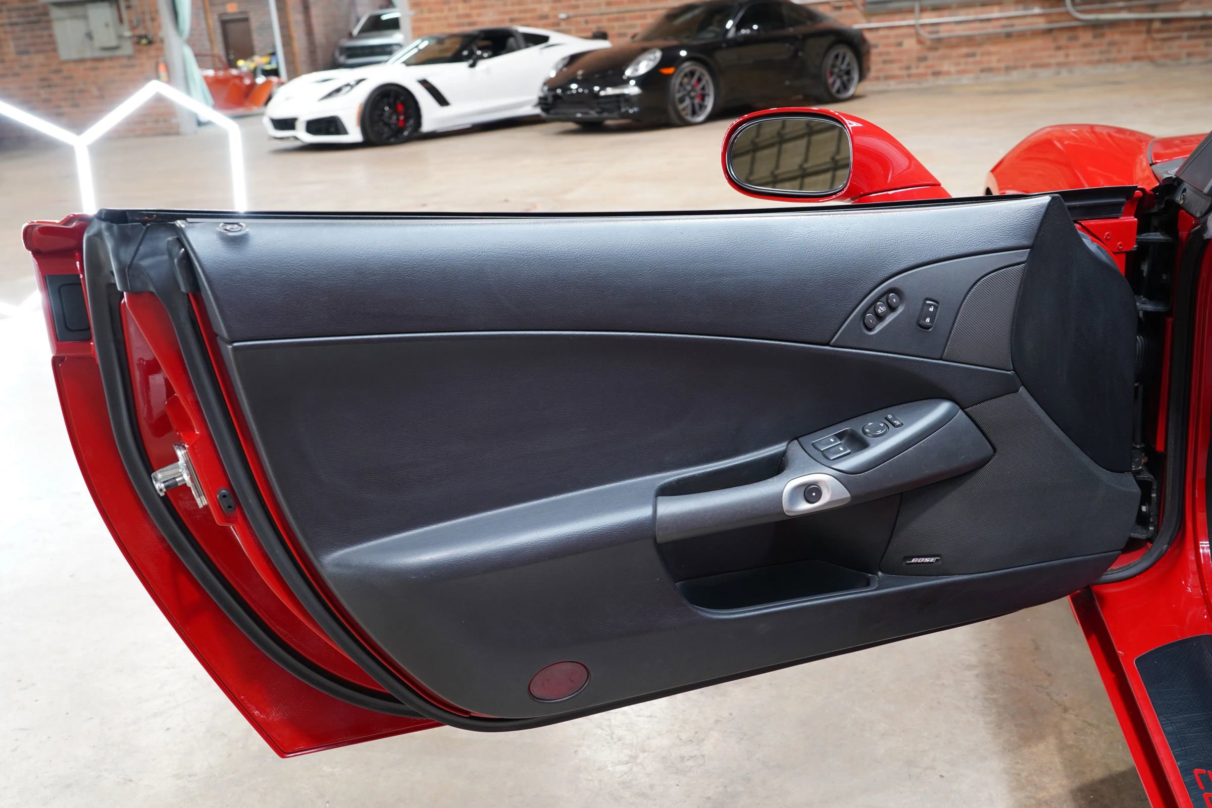 Used 2006 Chevrolet Corvette Convertible w/ Preferred Equipment Group RWD image 41