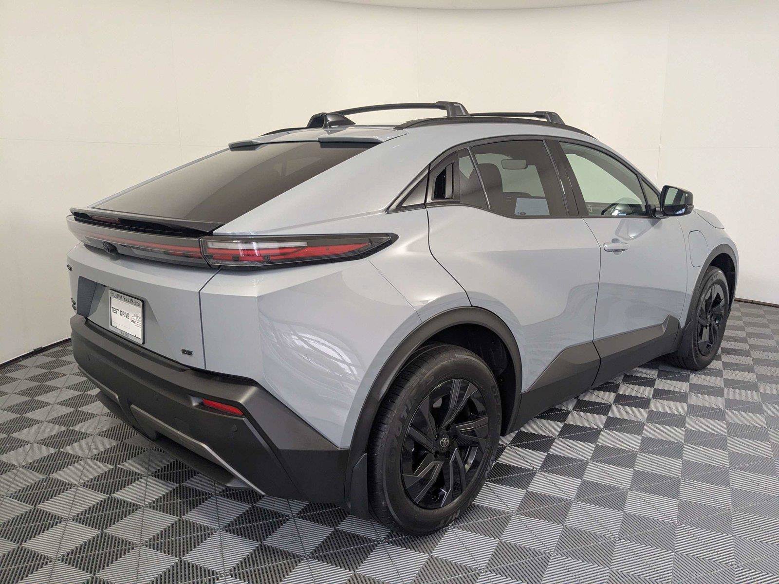 Used 2026 Toyota C-HR AWD/4WD image 5