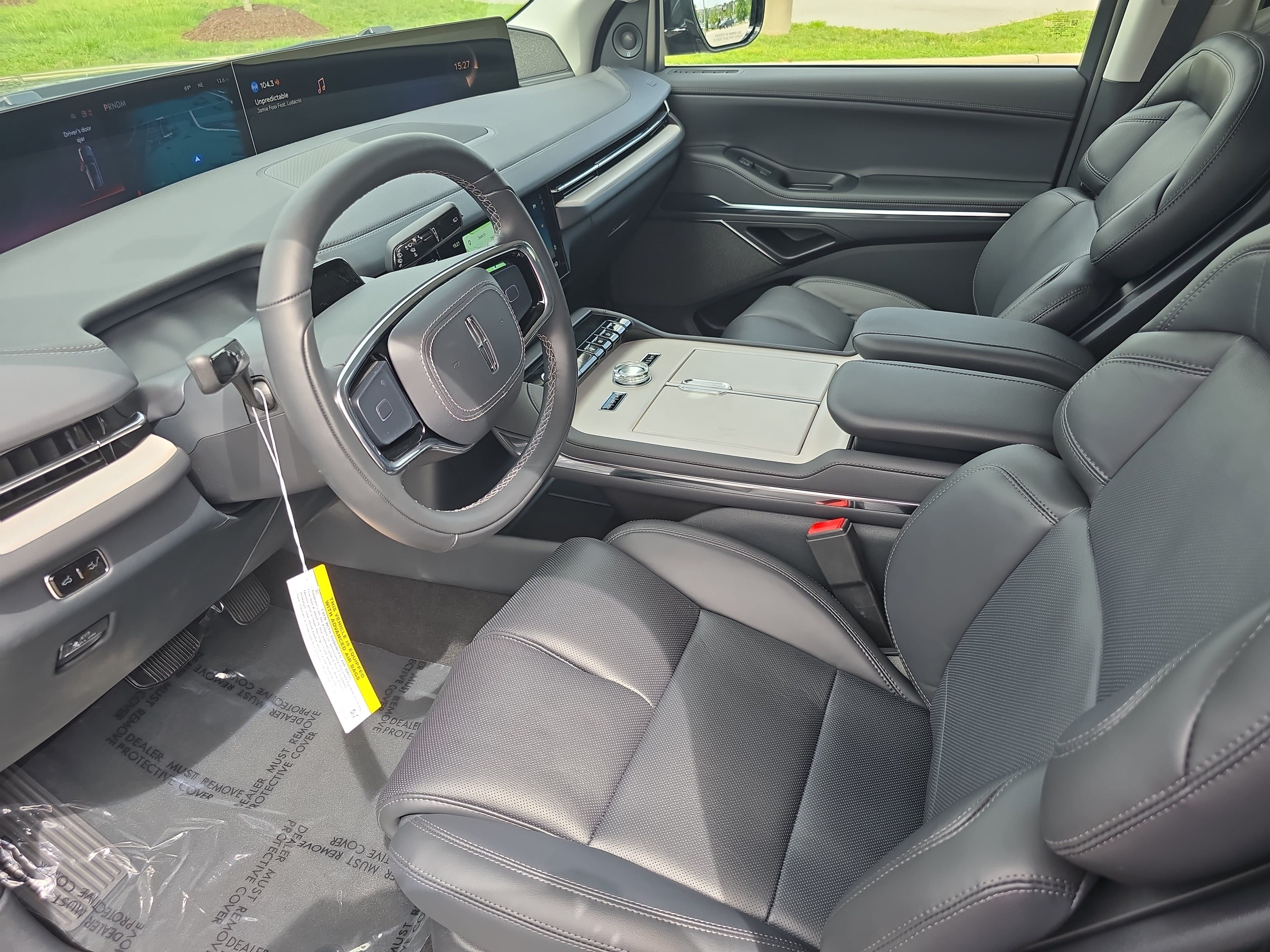 New 2027 Lincoln Navigator Reserve AWD/4WD image 17