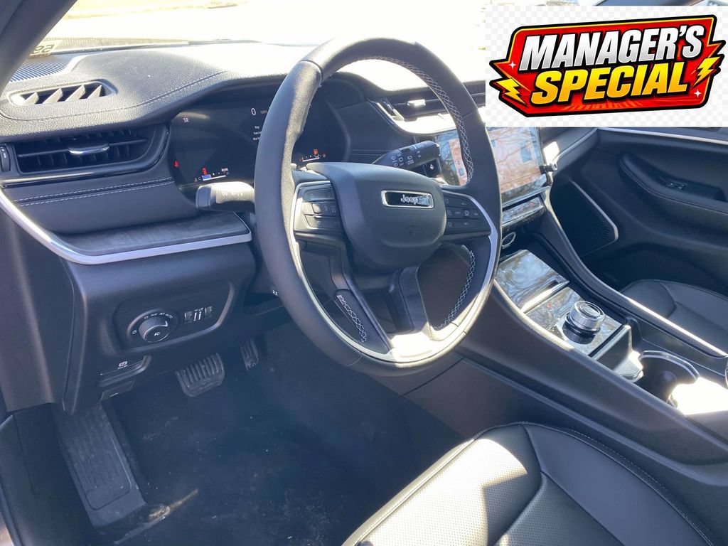 New 2026 Jeep Grand Cherokee Limited w/ Luxury Tech Group II RWD image 41