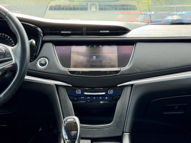 Used 2018 Cadillac XT5 Luxury AWD/4WD image 25