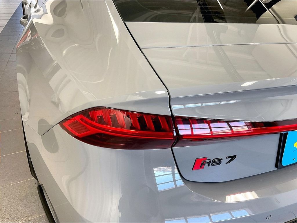 Used 2021 Audi RS 7 Sportback w/ Black Optic Package AWD/4WD image 34