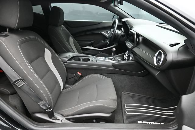 Used 2019 Chevrolet Camaro SS RWD image 28