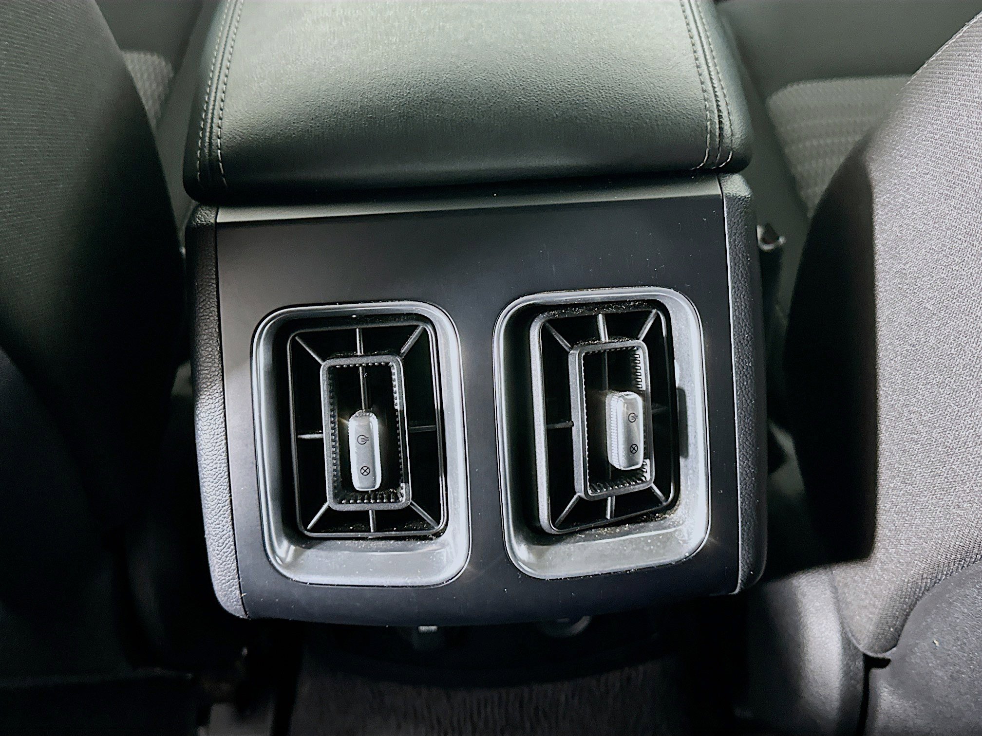 Used 2023 Kia Sorento LX image 26