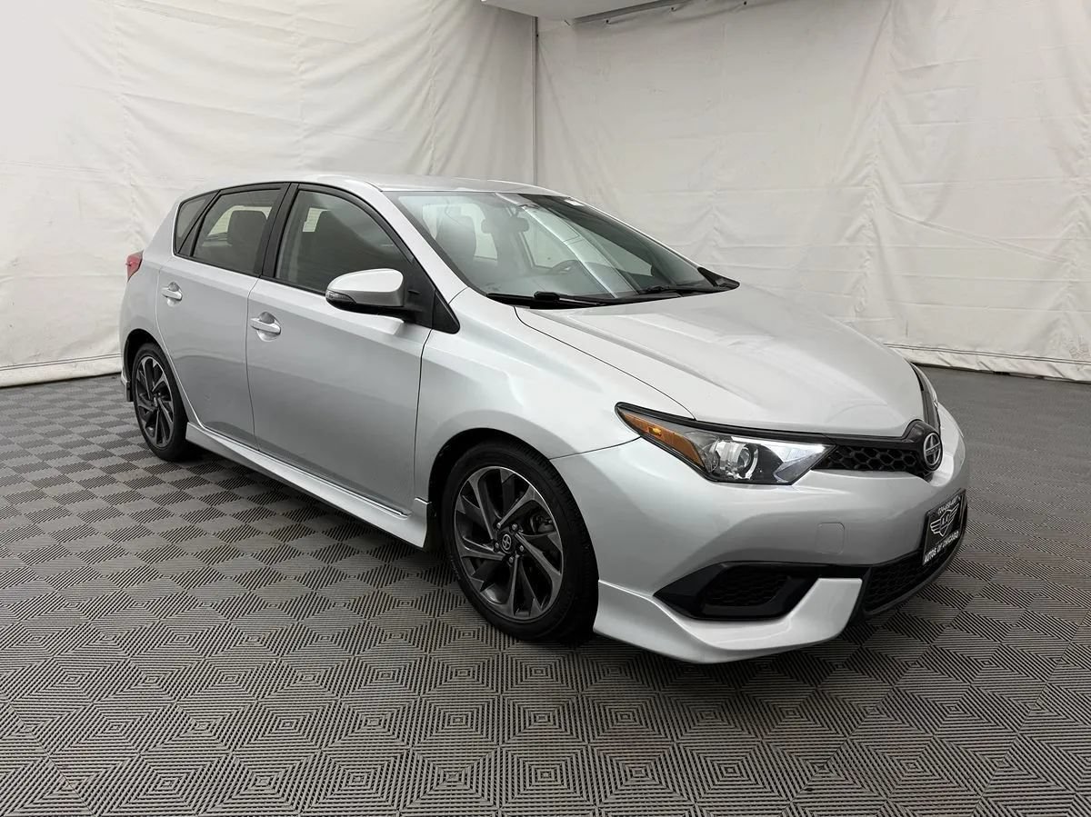 Used 2016 Scion iM FWD image 4