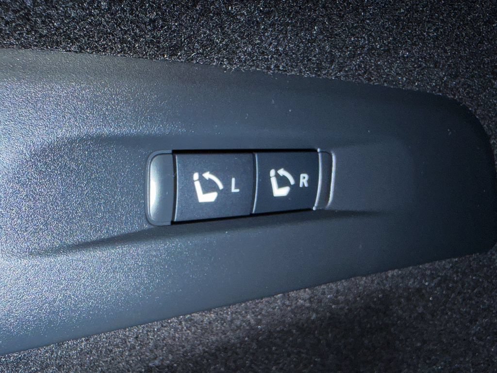 Used 2023 INFINITI QX60 Sensory w/ Cargo Package AWD/4WD image 40