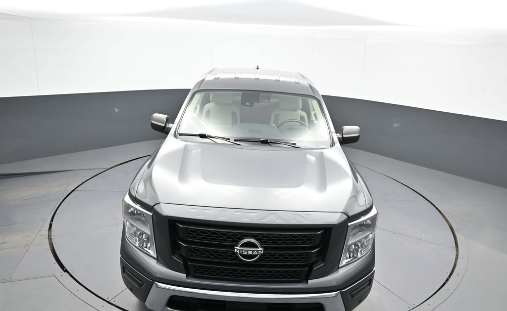 Used 2024 Nissan Titan SV w/ SV Convenience Package image 32