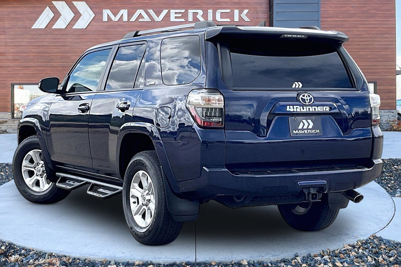Used 2019 Toyota 4Runner SR5 Premium AWD/4WD image 4