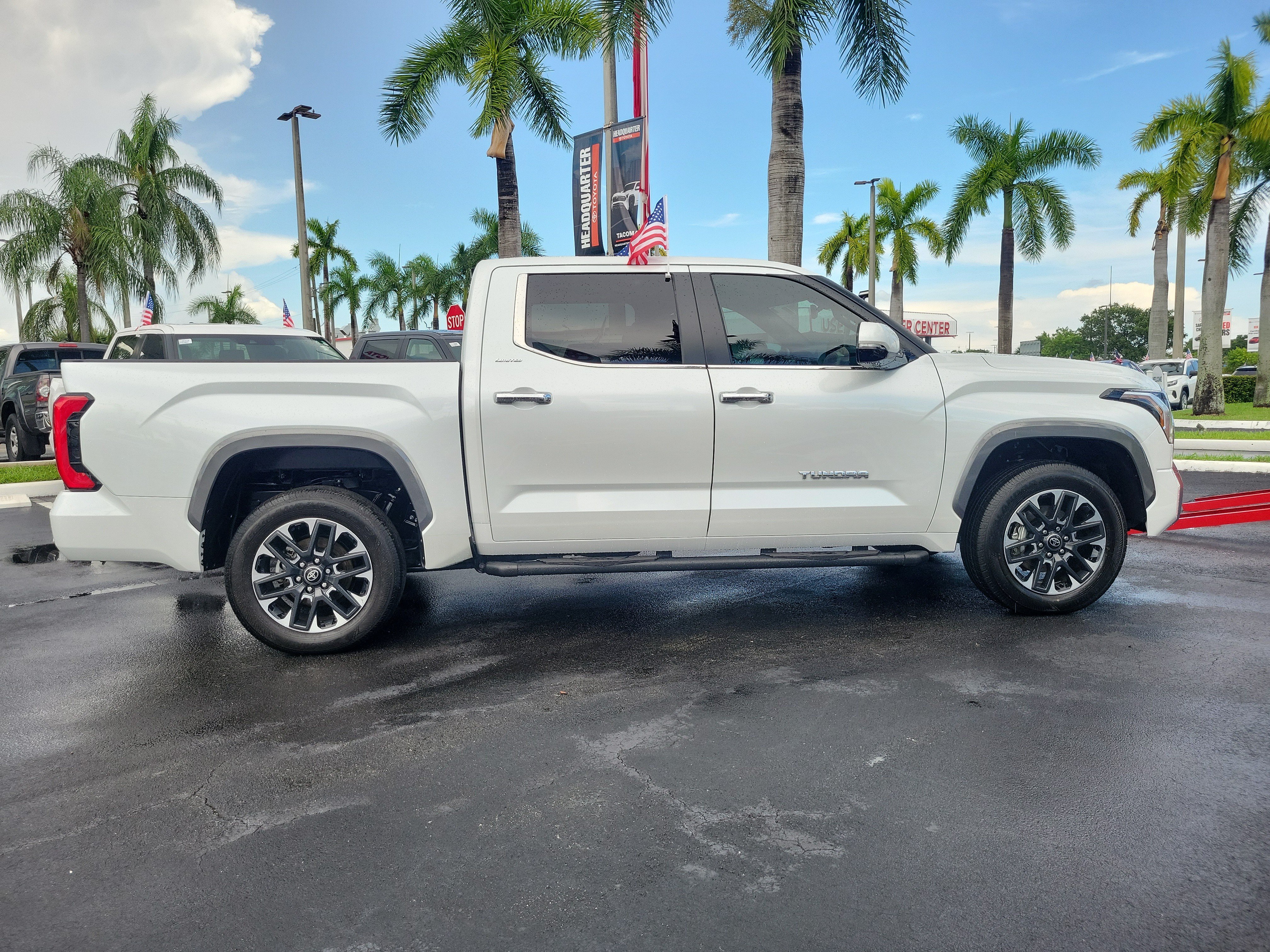 Used 2025 Toyota Tundra Limited AWD/4WD image 13