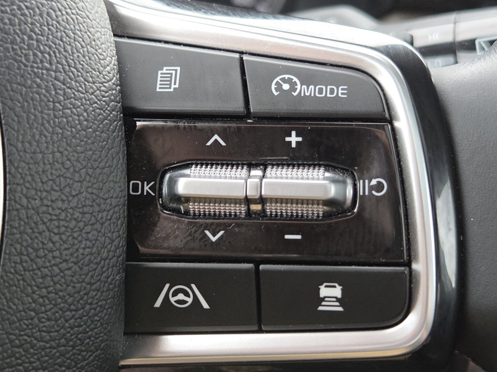 Used 2023 Kia Sorento X-Line EX image 13